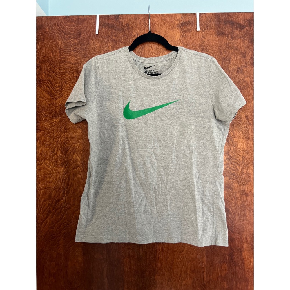 Nike T-Shirt Kids XL Grey Excellent Green Swoosh Slim Fit Graphic Tee